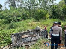 Mobil Alphard Putih Ringsek Terperosok di Sekupang Batam, Pengendaranya Masih Misterius