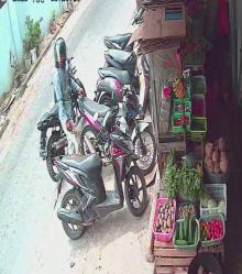 Terekam Jelas CCTV! Detik-detik Pria Berhelm Ambil HP di Depan Toko Dinny Bengkong Batam