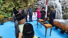 Diiringi Gemericik Air Terjun Resun, 6 Pejabat Teras Lingga Resmi Dilantik