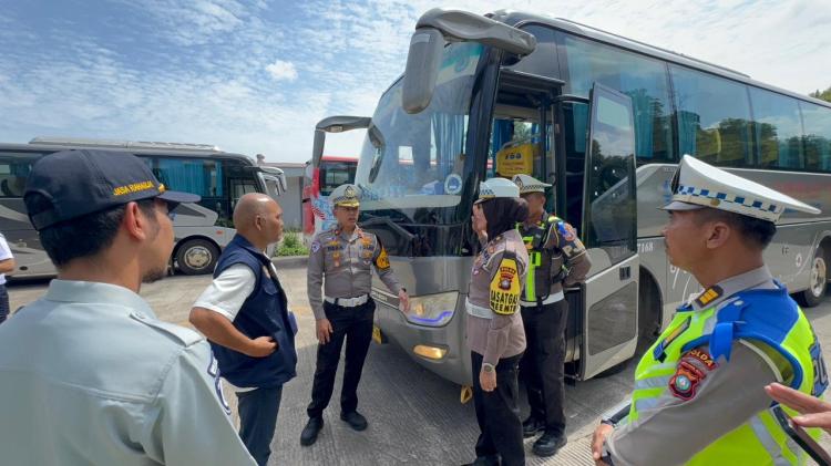 Dirlantas Polda Kepri Gelar Ramp Check Angkutan Umum dan Pariwisata dalam Operasi Keselamatan Seligi 2026