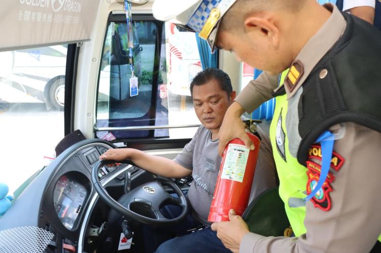 Polda Kepri Geber Ramp Check Angkutan Umum dan Pariwisata, Pastikan Keamanan Jalan Raya