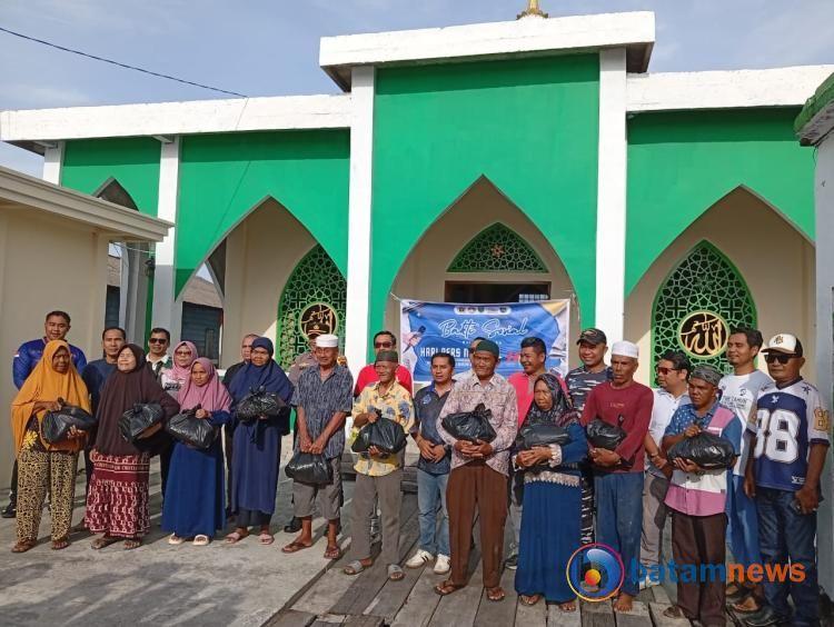 Sambut HPN 2026, Insan Pers Natuna `Serbu` Penagi dengan Aksi Sosial