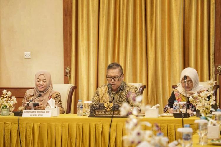 Kejar Target 100 Persen Makan Bergizi Gratis, Wagub Nyanyang Minta Bulog Bangun Gudang di Perbatasan