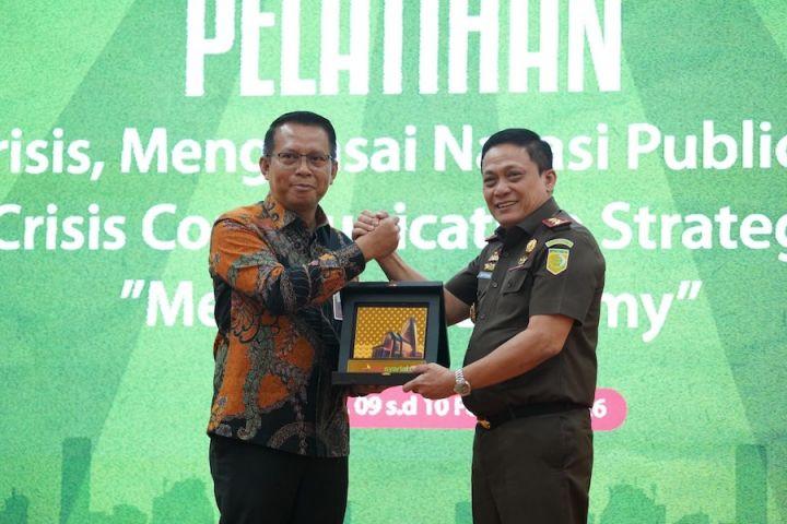 Hadapi Era `No Viral No Justice`, Kejati Riau dan BRK Syariah Asah Strategi Komunikasi