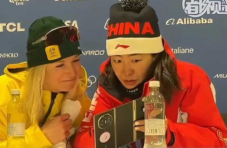 Usai Raih Emas Olimpiade, Xu Mengtao Genggam Ponsel Lipat Honor Magic V6