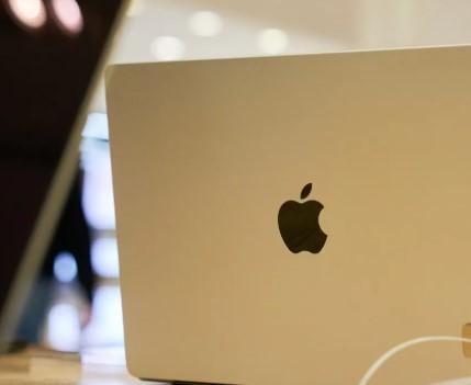 Apple Akhirnya Rilis MacBook Pro Layar Sentuh, Hadir 2026