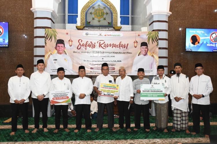 Di Balik Ramainya Ramadan, Masjid Darul Hikmah Batam Terima Harapan Baru dari Program Danamas BRK Syariah