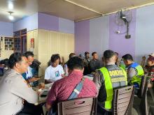 "Polantas Menyapa" di Anambas: Polisi Gandeng Ojol untuk Tertib Lalu Lintas dan Pemeriksaan Kesehatan