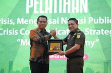 Hadapi Era `No Viral No Justice`, Kejati Riau dan BRK Syariah Asah Strategi Komunikasi