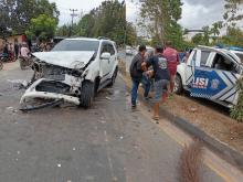 BREAKING NEWS: Tabrakan Maut di KM 15, Pemotor Kritis Usai Dihantam Fortuner