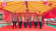 Sambut Imlek 2577, Polres Anambas Bagikan Parcel ke Vihara Gunung Dewa