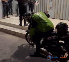 Tertunduk di Atas Motor, Perjuangan Ojol Asep Berakhir di Sunyinya Malam Batam