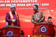 Gubernur Nyanyi Lagu Mandarin, Ribuan Warga Tanjungpinang Rayakan Imlek