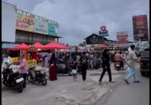 Kawasan Batu 9 Berubah Jadi Pasar Takjil Rakyat di Tanjungpinang, Warga Non-Muslim Ikut Berburu  