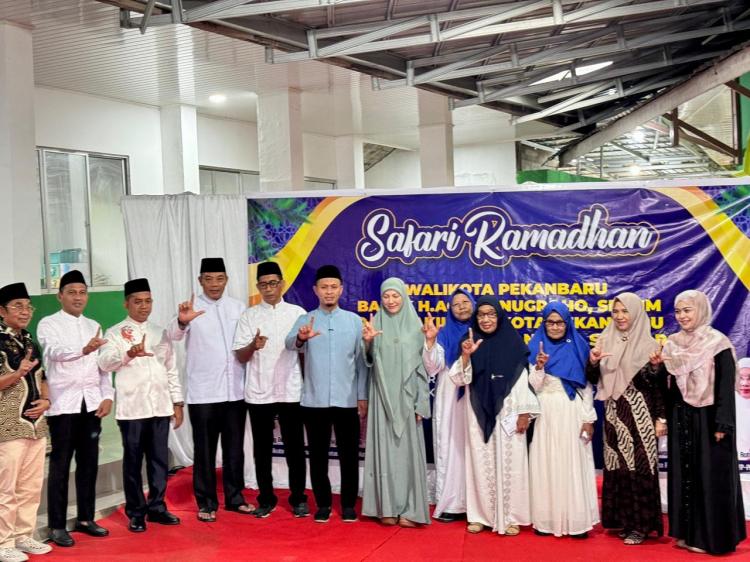 Safari Ramadan di Pekanbaru, Wali Kota dan BRK Syariah Serahkan Bantuan di Masjid Baitul Amanah