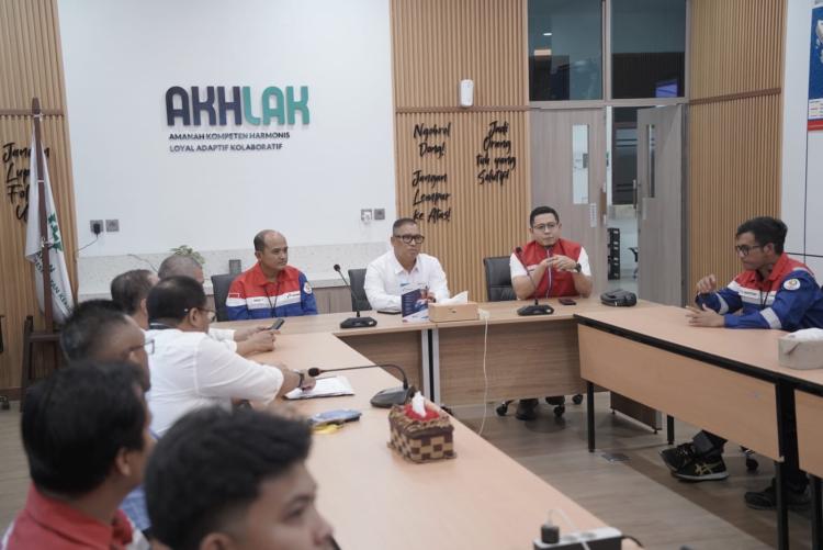 Wagub Nyanyang ke Pertamina: Jangan Sampai H-3 Lebaran BBM Macet!