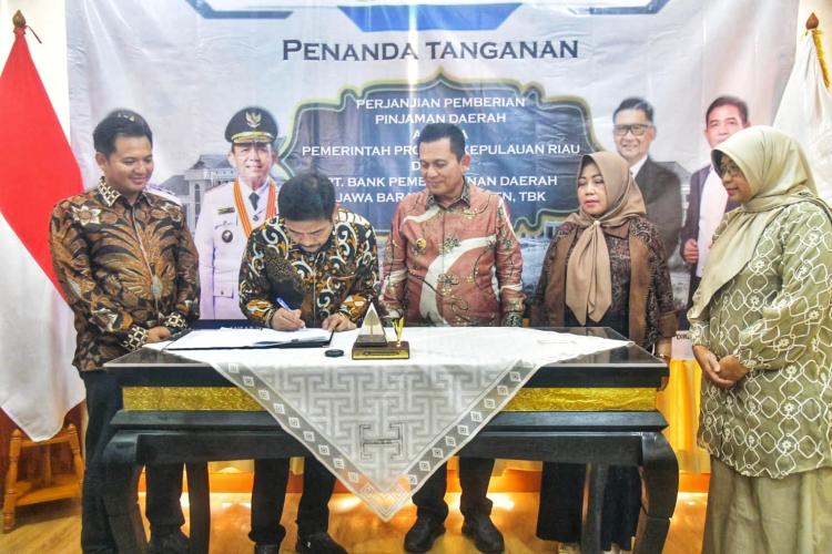 Pemprov Kepri Teken Pinjaman Daerah dengan Bank BJB, Besaran Tak Disebut