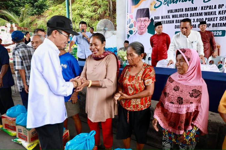 3.800 Paket Sembako Dibagikan di Batam, Amsakar Tekankan Pentingnya Kebersamaan Jelang Idulfitri