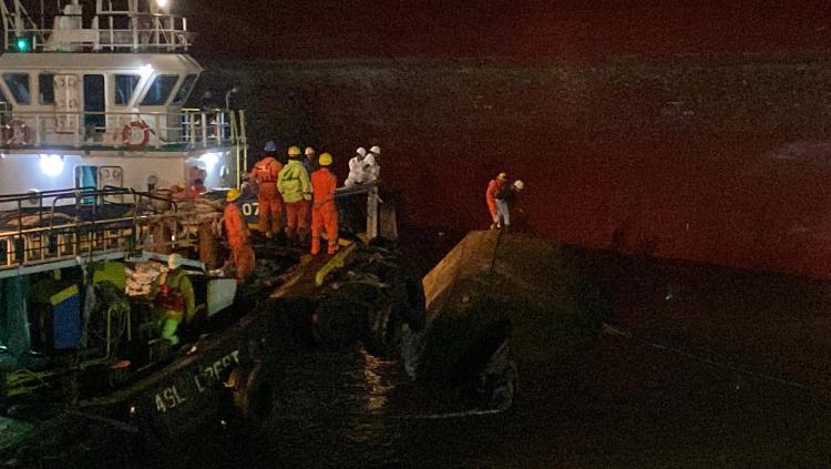 Kapal Terbalik di Perairan PT ASL Tanjung Uncang Batam, Tiga Awak Tewas dan Satu Masih Hilang