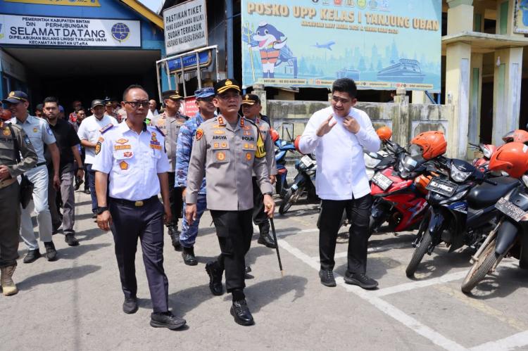 Tinjau Pos Pam Pelabuhan Bintan, Bupati Roby Pastikan Keamanan Mudik Lebaran 2026