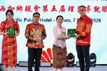 Sapa Warga dengan Bahasa Dayak, Wakil Wali Kota Batam Hadiri Cap Go Meh Perwakab