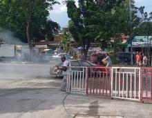 Mobil Sedan Terbakar di Depan SPBU Codo Batu Aji, Dua Pria Luka Bakar
