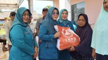 Aksi Nyata HKG PKK ke-54, TP PKK Lingga Tebar Ratusan Paket Sembako di Bulan Ramadan