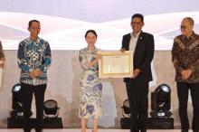 Ketua DPRD Batam Terima Penghargaan Kolaborasi Investasi 2026 dari BP Batam