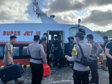 Siaga Penuh, Polisi Kawal Ketat Arus Mudik di Pelabuhan Senayang