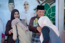 Idul Fitri Penuh Hangat, Warga Serbu Open House Gubernur Ansar di Gedung Daerah