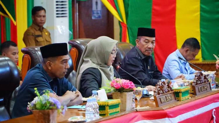 Kawal Transparansi dan Pemberdayaan Ormas, Wabup Lingga Sampaikan LKPJ 2025 di Sidang Paripurna