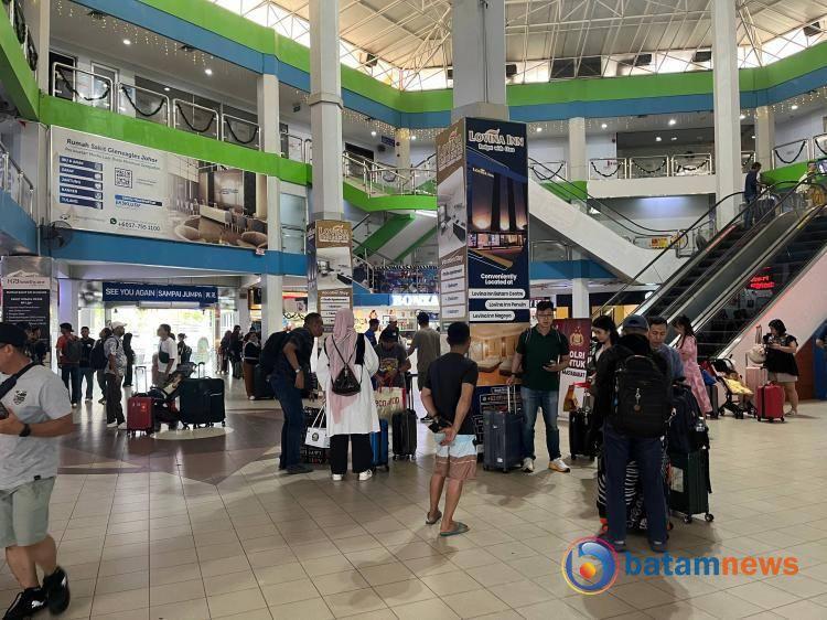 Hajar Aswad Dinonaktifkan, Polisi Singapura Diduga Jadi Salah Satu Korban Pungli Oknum Pegawai Imigrasi Batam