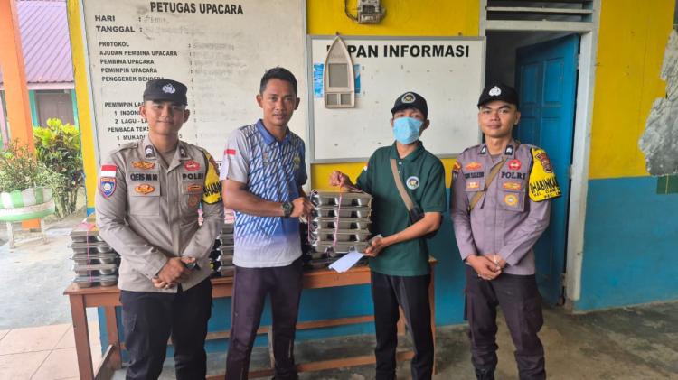 Dukung Tumbuh Kembang Generasi Muda, Polsek Daik Lingga Terjun Langsung Amankan Program MBG
