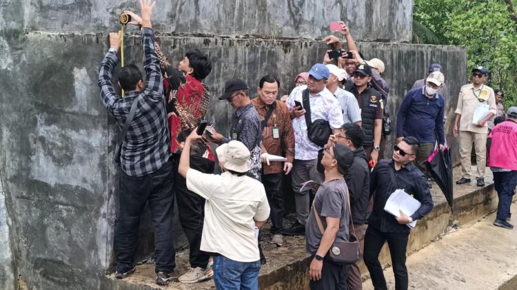 Hakim dan Jaksa Turun Lapangan, Cek Fisik Jembatan Marok Kecil di Lingga yang Diduga Dikorupsi