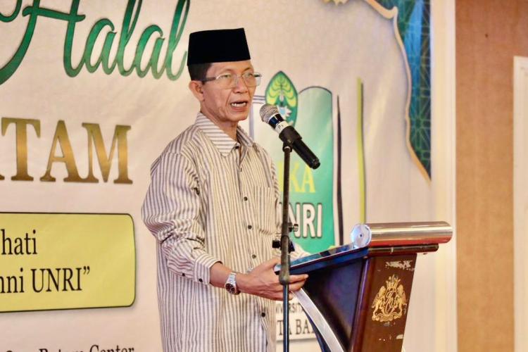 Peduli Pendidikan, Amsakar Achmad Bakal Revitalisasi Asrama Mahasiswa Batam di Pekanbaru dan Perluas Beasiswa