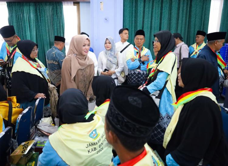 44 JCH Bintan Mulai Berangkat ke Madinah, Wabup Berpesan Jaga Kekompakan