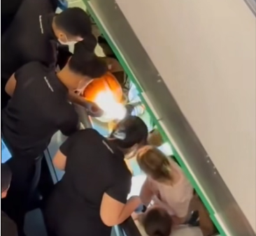 Kaki Anak Perempuan Terjepit Eskalator di Bugis Junction, Pramugari Diselamatkan SCDF