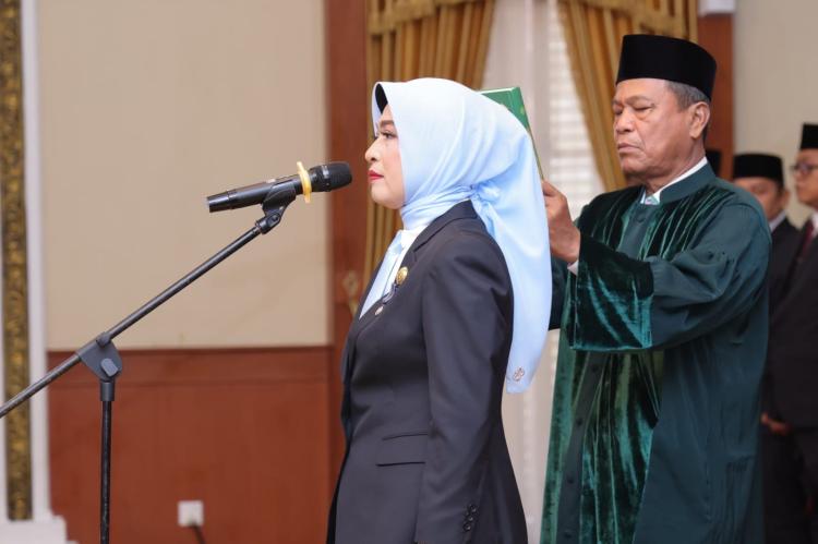 Misni Resmi Pimpin Birokrasi Kepri, Jadi Sekda Perempuan Pertama di Kepri