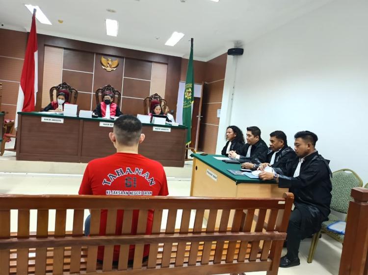 Tertunduk Lesu, Wilson Lukman Tak Banyak Bicara di Sidang Perdana Dakwaan Pembunuhan Berencana