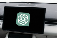 Apple Rilis iOS 26.4: Kini Bisa Ngobrol dengan ChatGPT di Mobil via CarPlay