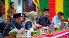 Kawal Transparansi dan Pemberdayaan Ormas, Wabup Lingga Sampaikan LKPJ 2025 di Sidang Paripurna