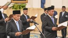 Baru 6 Hari Dilantik Prabowo, Ketua Ombudsman Hery Susanto Ditahan Kejagung Pakai Rompi Pink