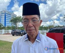 Pilih Jalur Reguler, Amsakar Achmad Naik Haji Hasil Menabung 25 Tahun: Saya Ingin Bersama Masyarakat