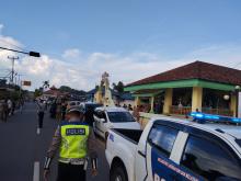 Polres Lingga Kerahkan Personel Kawal Keberangkatan Calon Jemaah Haji hingga Titik Keberangkatan