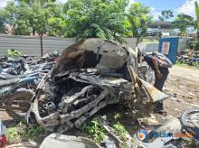 Detik-detik Honda Brio Terbakar di Flyover Laluan Madani, Pengemudi Luka Serius, Mobil Tinggal Rangka