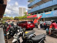 Pengemudi Livina Lawan Arah di Batam Picu Kemacetan dan Kericuhan