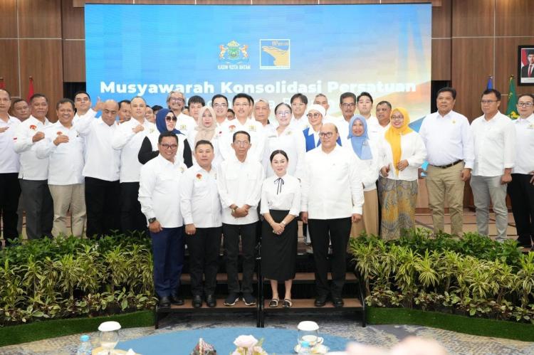 Apresiasi Konsolidasi Kadin Batam, Amsakar Achmad Optimis Ekonomi Triwulan 1 Tembus 7 Persen