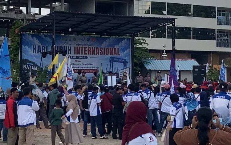 Rayakan Hari Buruh di Batam, Pekerja Desak Pemerintah Selesaikan UU Ketenagakerjaan Baru Sebelum Oktober 2026