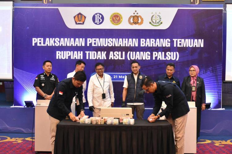 5.454 Lembar Uang Palsu Dimusnahkan, Botasupal Kepri: "Rupiah Harus Berdaulat"