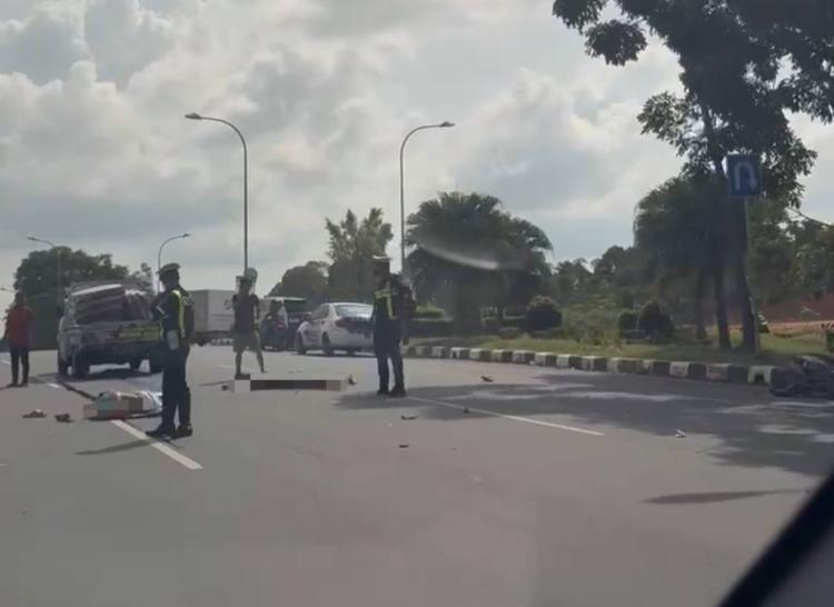 Motor Pindah Jalur Mendadak, Dua Pemuda Tabrakan dengan Pick Up di Batam